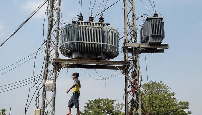 کرنٹ لگنے سے 30 اموات، بجلی کی 3 تقسیم کارکمپنیوں پر 5 کروڑ 75 لاکھ روپے جرمانہ عائد