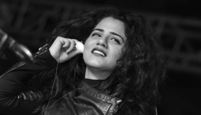 گلوکارہ قرۃ العین بلوچ ریچھ کے حملے میں زخمی