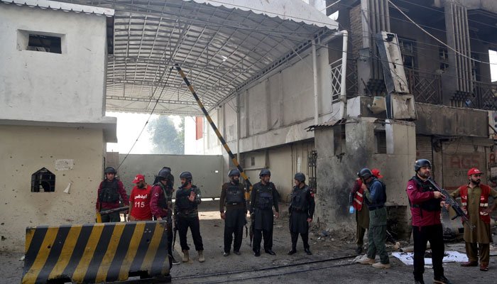 ایف سی ہیڈکوارٹر پشاور پر حملہ کرنیوالے مبینہ خودکش بمبارکی تصویر سامنے آگئی