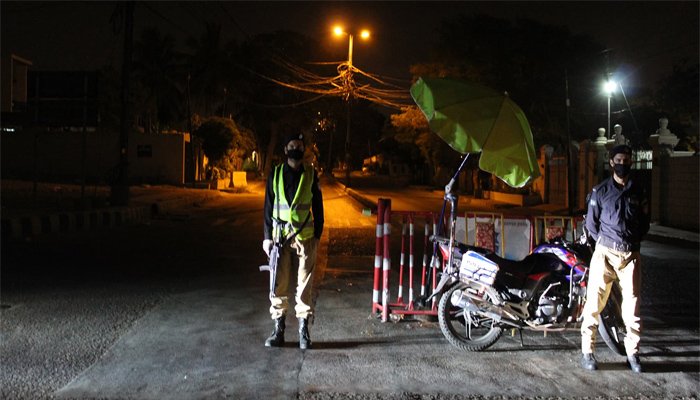 کراچی: کریم آباد میں ڈاکو سنار سے ایک کروڑ 20 لاکھ روپے لوٹ کر فرار