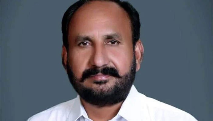 بیلٹ پیپرز کم ملے ،لوگ جیبوں میں بیلٹ پیپرز لیکر آئے تھے، آزاد امیدوار اقبال پتافی کا الزام