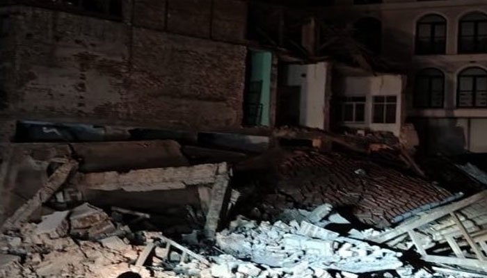 ترکیہ میں شدید زلزلہ، شدت 6.1 ریکارڈ، متعدد عمارتوں کو نقصان پہنچا