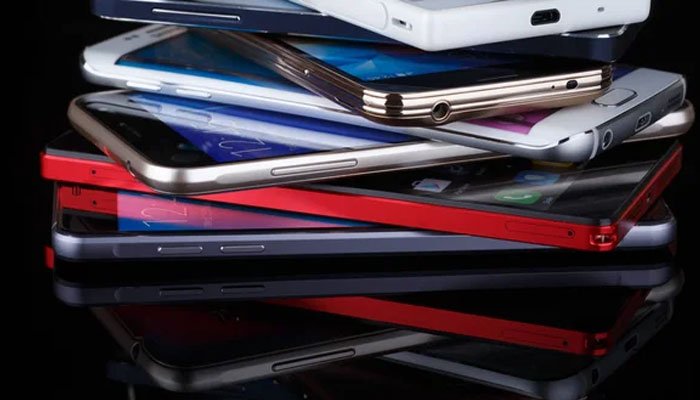 پاکستان میں گزشتہ 3 ماہ میں 50 کروڑ ڈالرز کے موبائل فونز درآمد کیے گئے