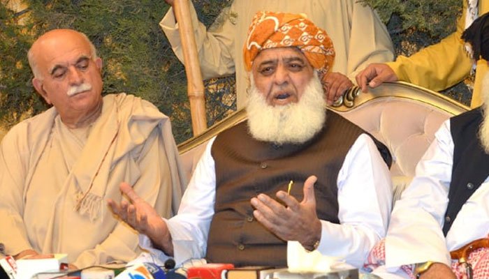 محمود اچکزئی کو ہٹا کر فضل الرحمان کو اپوزیشن اتحاد کا سربراہ بنائے جانے کا امکان