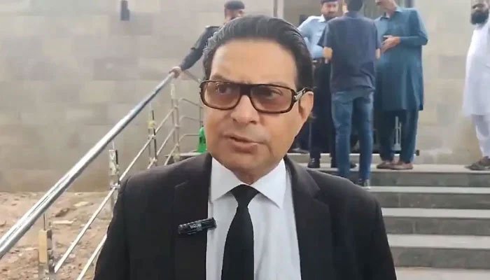 بانی پی ٹی آئی کا فیصلہ ہے ایسے ضمنی الیکشن نہیں لڑینگے جسکا نتیجہ پہلے سے مرتب ہو: سلمان اکرم