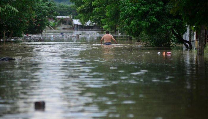 میکسیکو میں طوفانی بارشوں اور سیلاب سے تباہی، 130افراد ہلاک